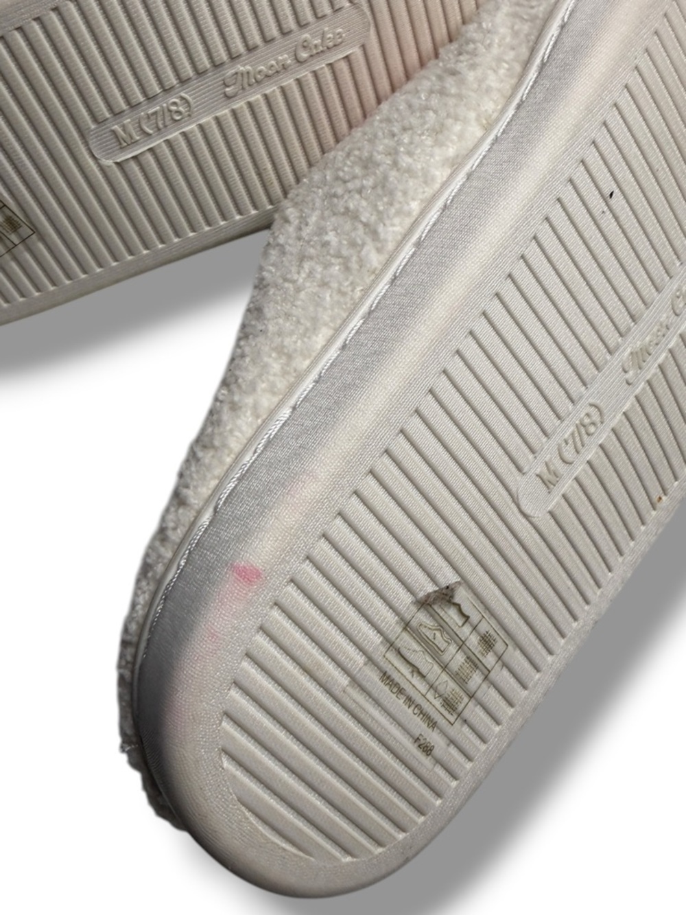 Moon Cake Cream Slippers with Pink Bow Size M 7/8 - Picture 6 of 6